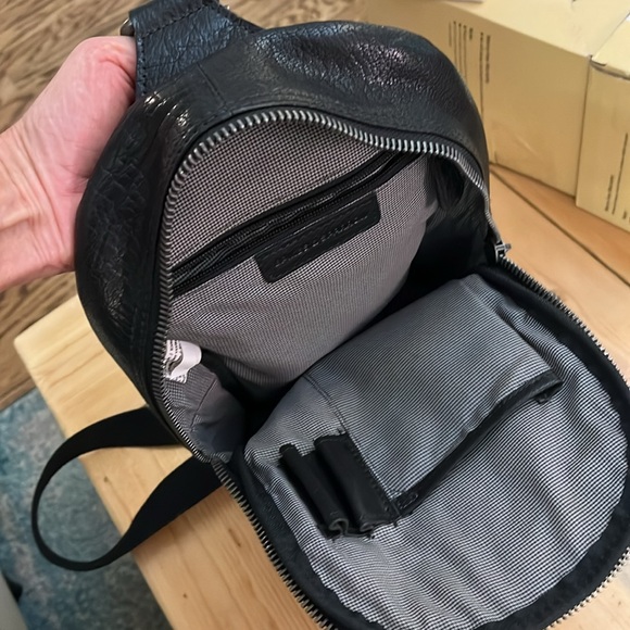 Spikes & Sparrow leather crossbody handbag - Picture 2 of 4